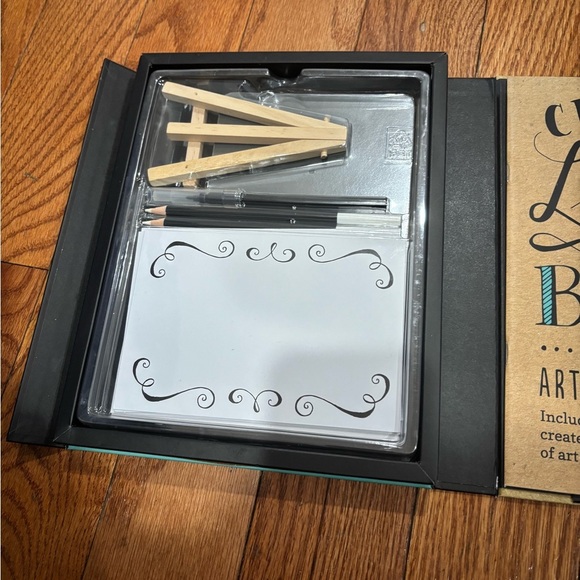 Creative Lettering & Beyond Art & Stationery Kit Includes a 40-page Project Book - Picture 4 of 6